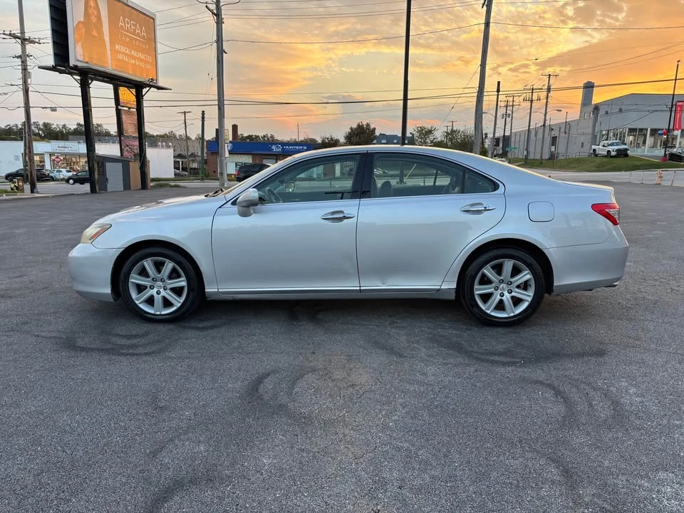 2009 Lexus ES 5th Gen - Image 8 of 11