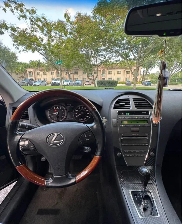 2009 Lexus ES 5th Gen - Image 8 of 9