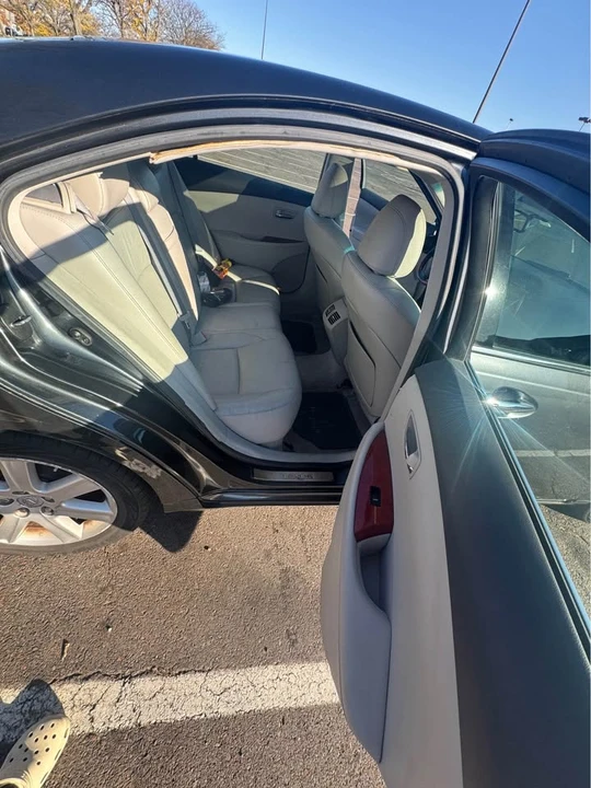 2009 Lexus ES 5th Gen - Image 11 of 18