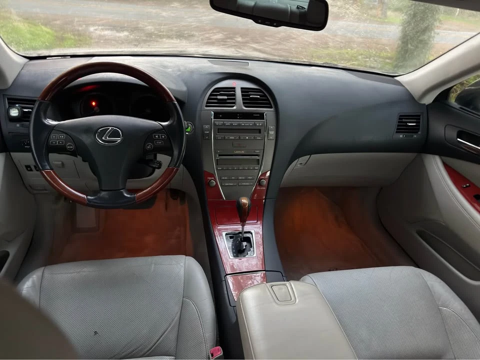 2009 Lexus ES 5th Gen - Image 5 of 15