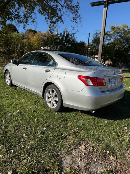 2009 Lexus ES 4th Gen - Image 2 of 11