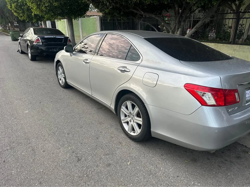 2009 Lexus ES 5th Gen - Image 4 of 4