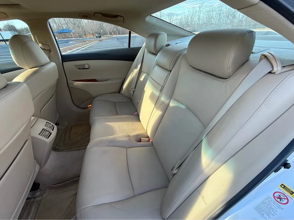 2009 Lexus ES 5th Gen - Image 10 of 20