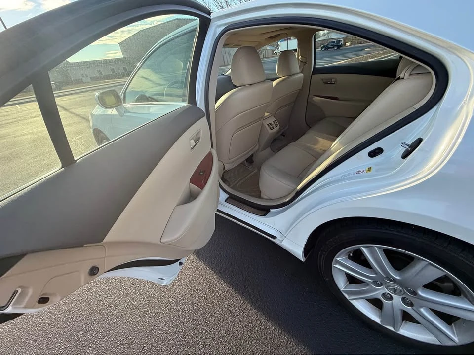 2009 Lexus ES 5th Gen - Image 13 of 20