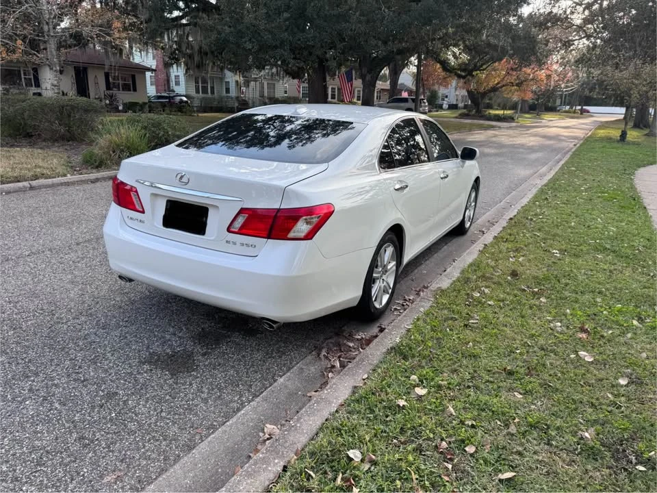 2009 Lexus ES 5th Gen - Image 5 of 17