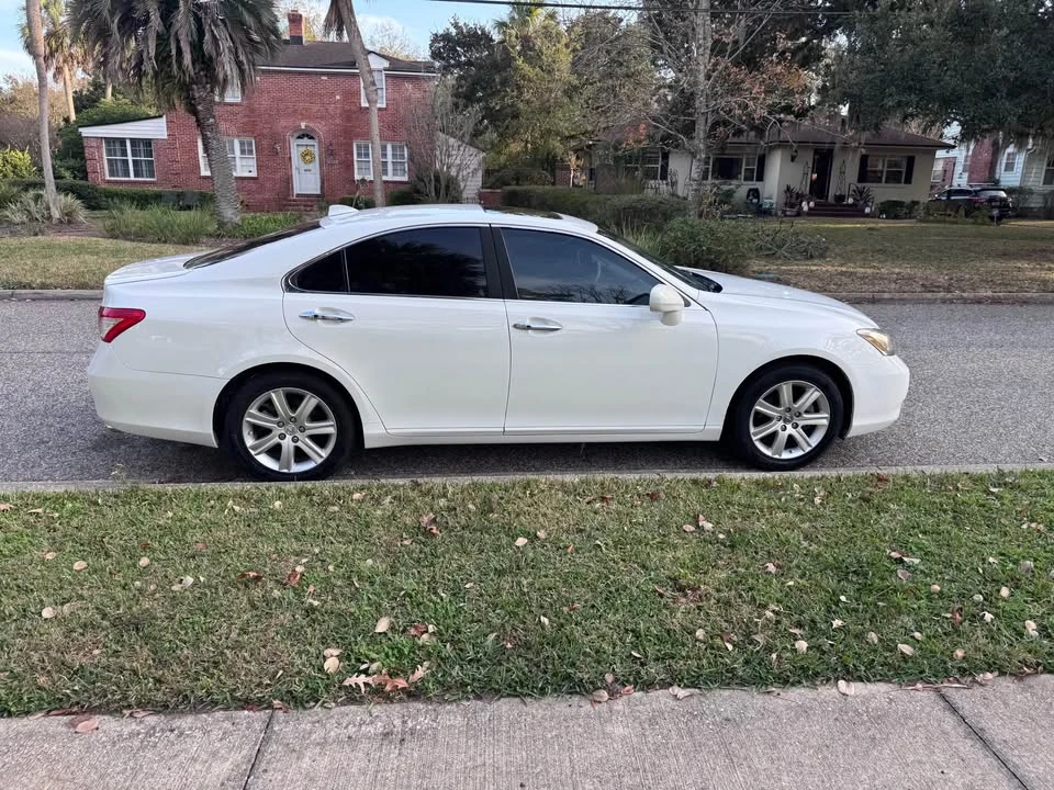 2009 Lexus ES 5th Gen - Image 6 of 17