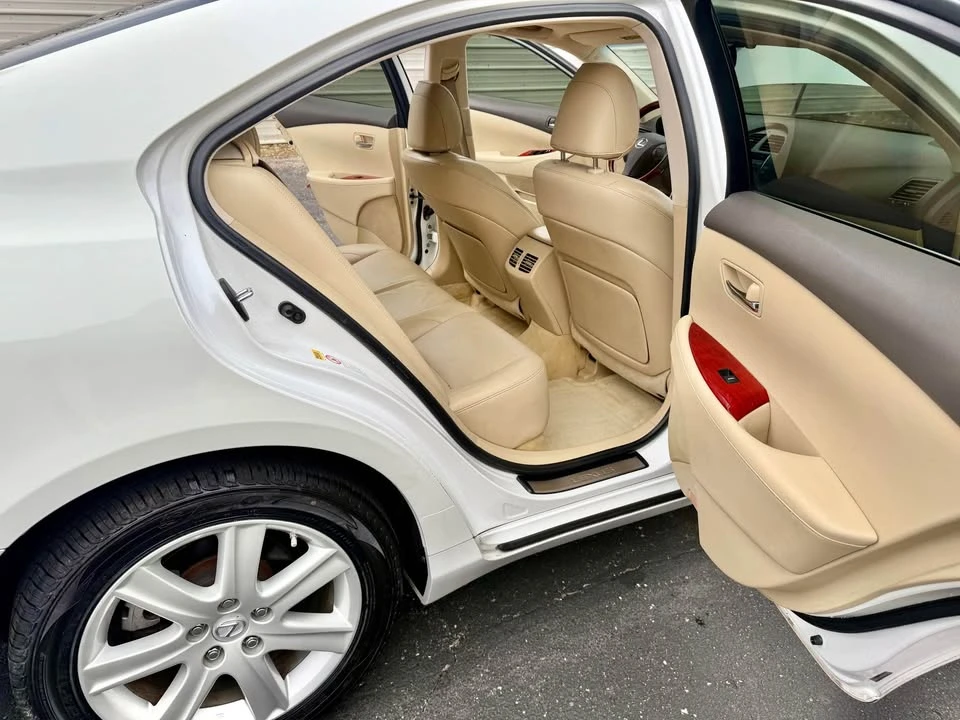 2009 Lexus ES 4th Gen - Image 9 of 20