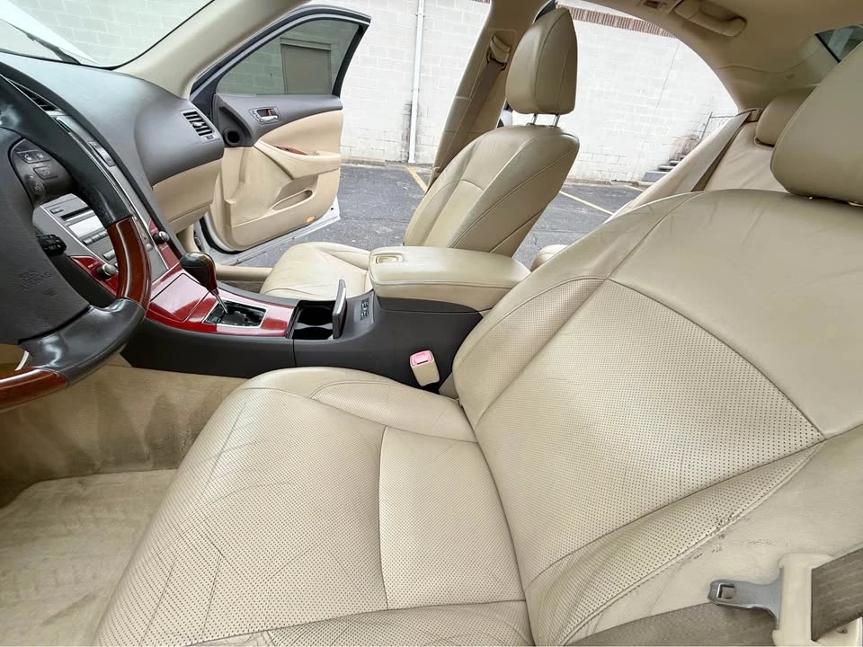 2009 Lexus ES 4th Gen - Image 11 of 20