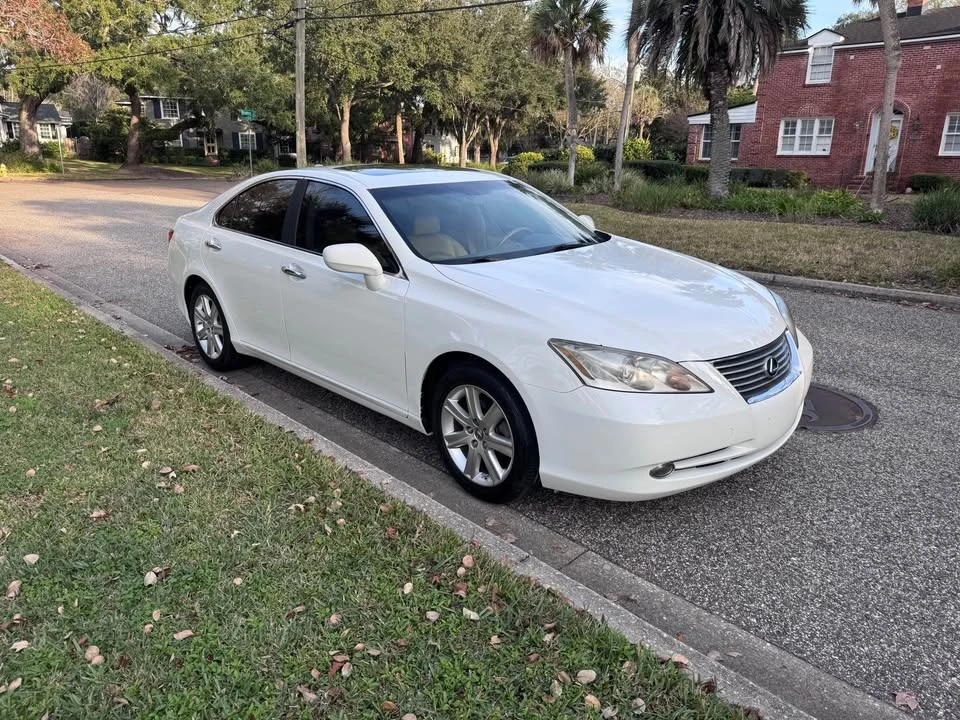 2009 Lexus ES 5th Gen - Image 4 of 17