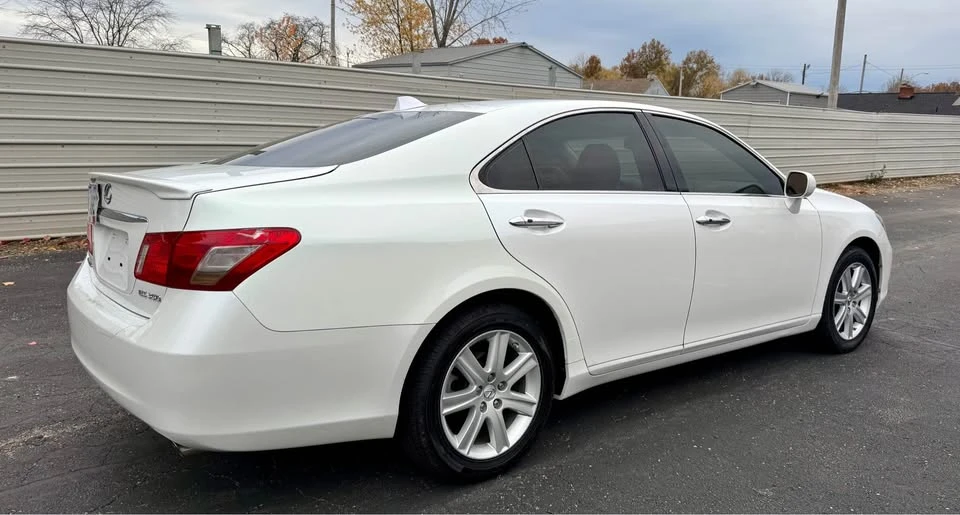 2009 Lexus ES 4th Gen - Image 5 of 20