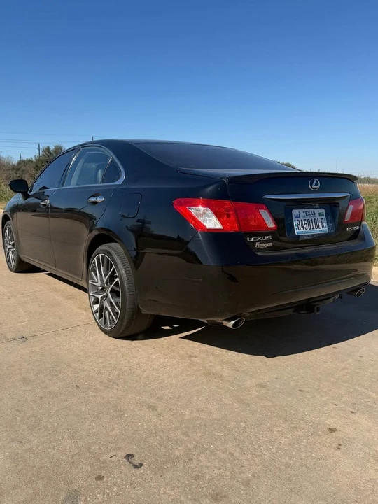 2009 Lexus ES 5th Gen - Image 2 of 15