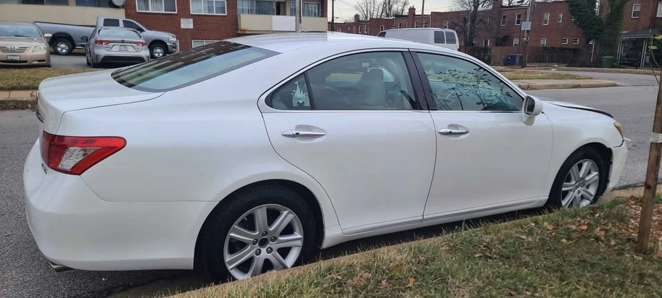 2009 Lexus ES 5th Gen - Image 2 of 15