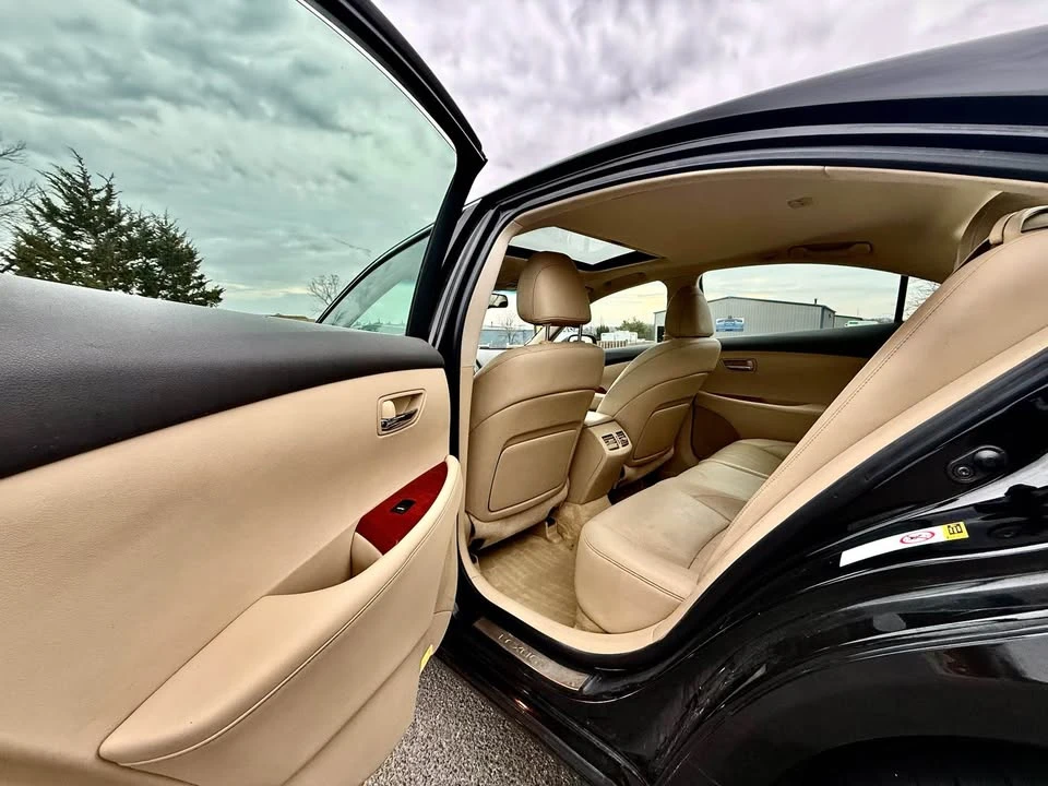 2009 Lexus ES 4th Gen - Image 13 of 20