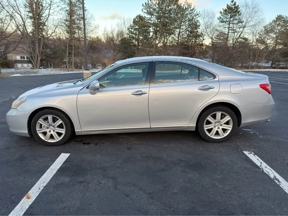2009 Lexus ES 4th Gen - Image 4 of 20