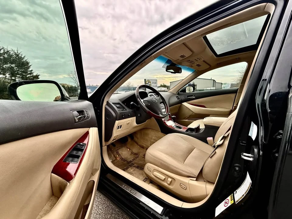 2009 Lexus ES 4th Gen - Image 11 of 20