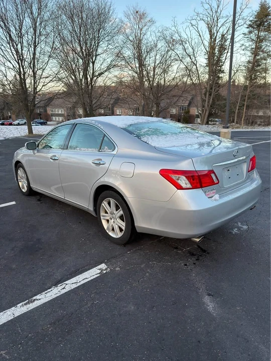 2009 Lexus ES 4th Gen - Image 3 of 20