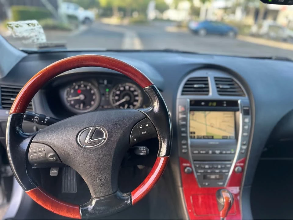2009 Lexus ES 4th Gen - Image 12 of 20