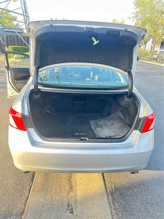 2009 Lexus ES 4th Gen - Image 15 of 20