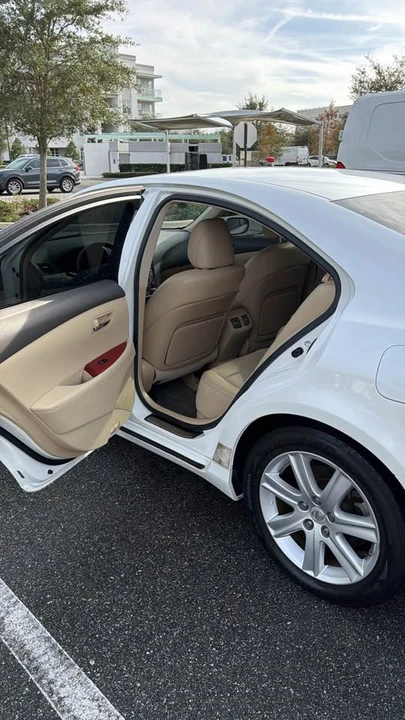 2009 Lexus ES 5th Gen - Image 6 of 13