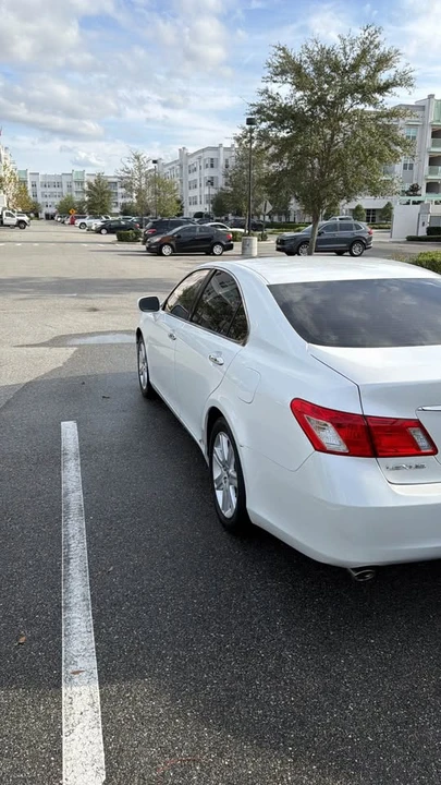 2009 Lexus ES 5th Gen - Image 11 of 13