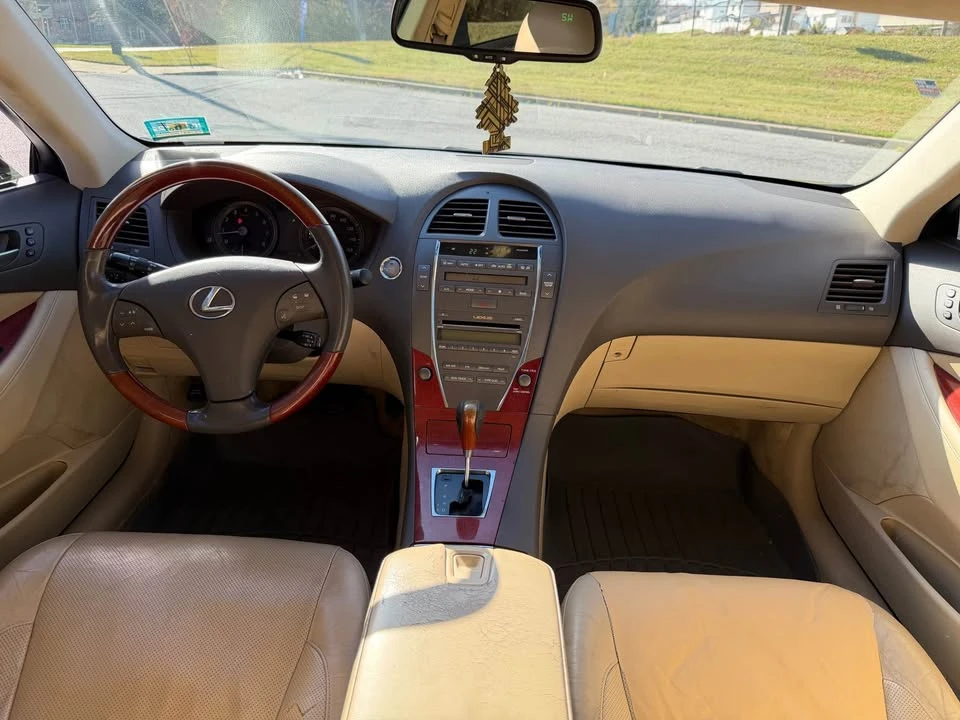 2009 Lexus ES 4th Gen - Image 13 of 16