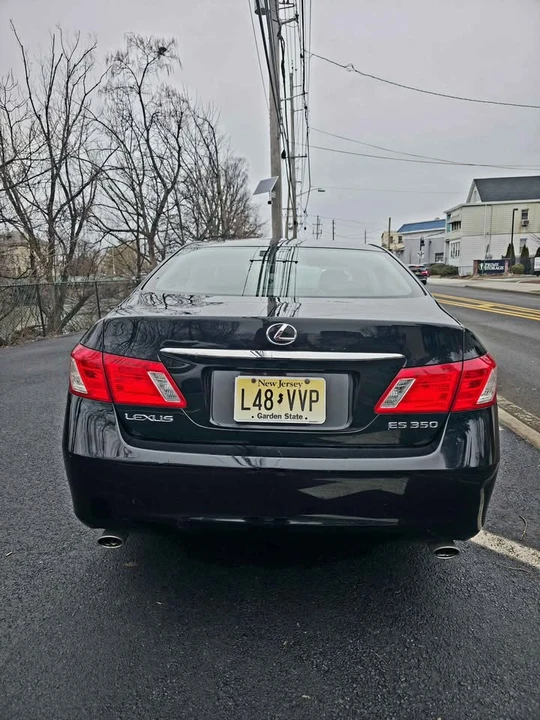 2009 Lexus ES 5th Gen - Image 2 of 13