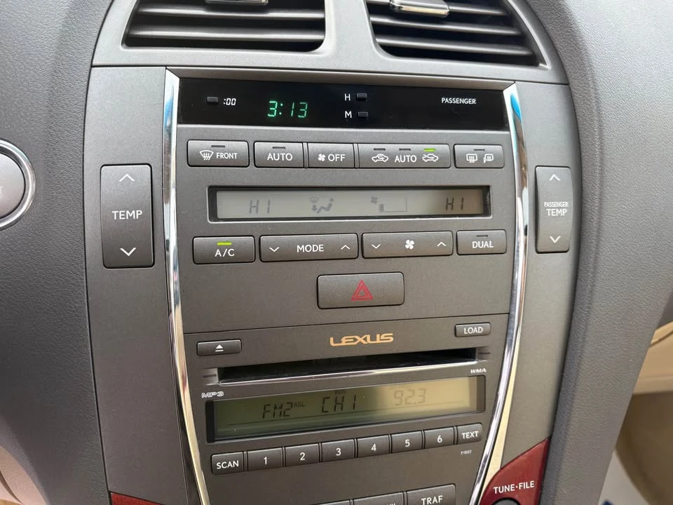 2009 Lexus ES 5th Gen - Image 7 of 11