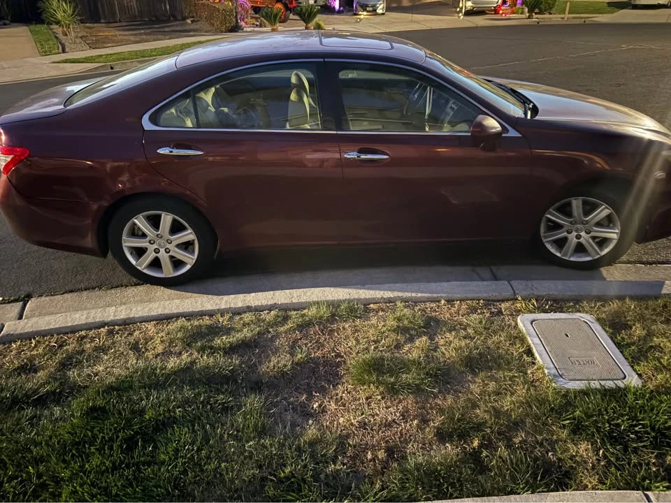 2009 Lexus ES 5th Gen - Image 2 of 7