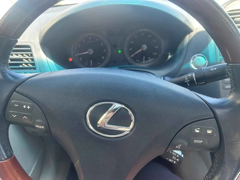 2009 Lexus ES 5th Gen - Image 5 of 14