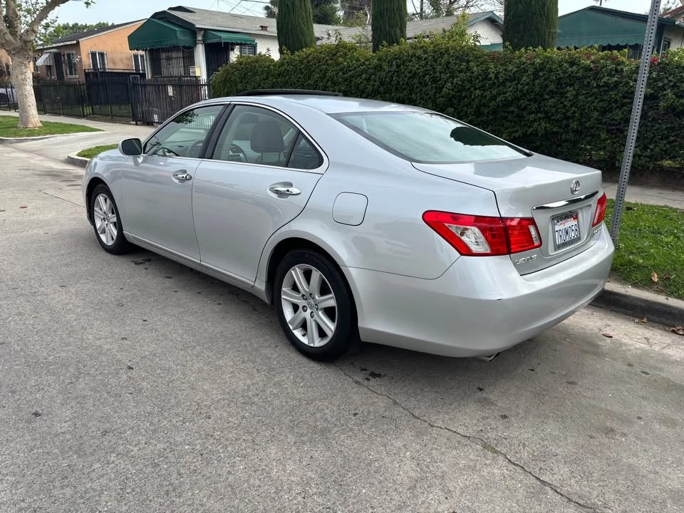 2009 Lexus ES 5th Gen - Image 5 of 8