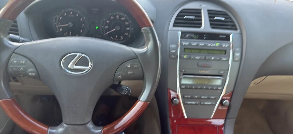 2009 Lexus ES 5th Gen - Image 4 of 10