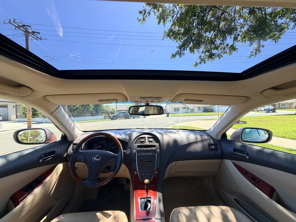 2009 Lexus ES 5th Gen - Image 11 of 13