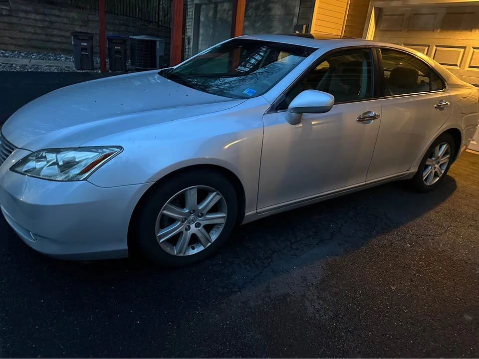 2009 Lexus ES 5th Gen - Image 4 of 10