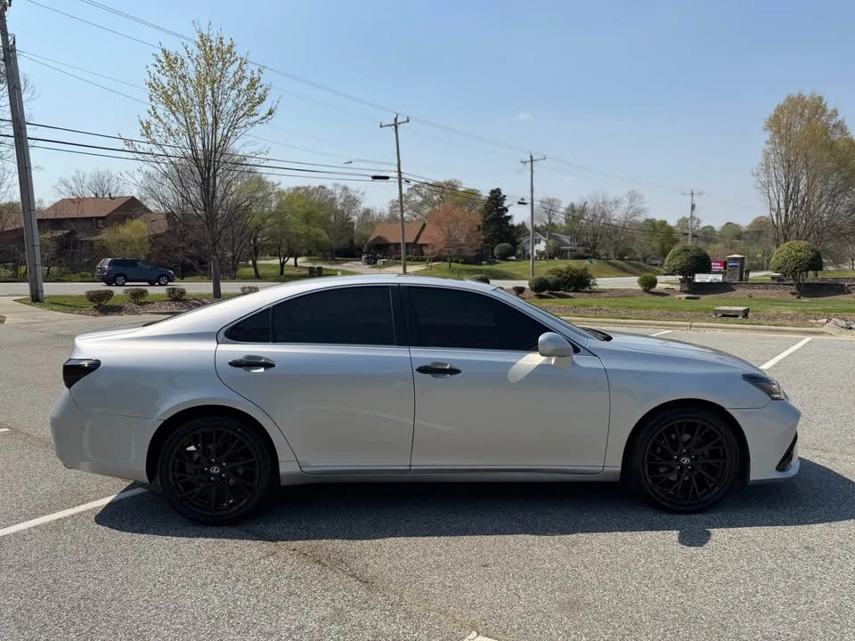 2009 Lexus ES 5th Gen - Image 3 of 13
