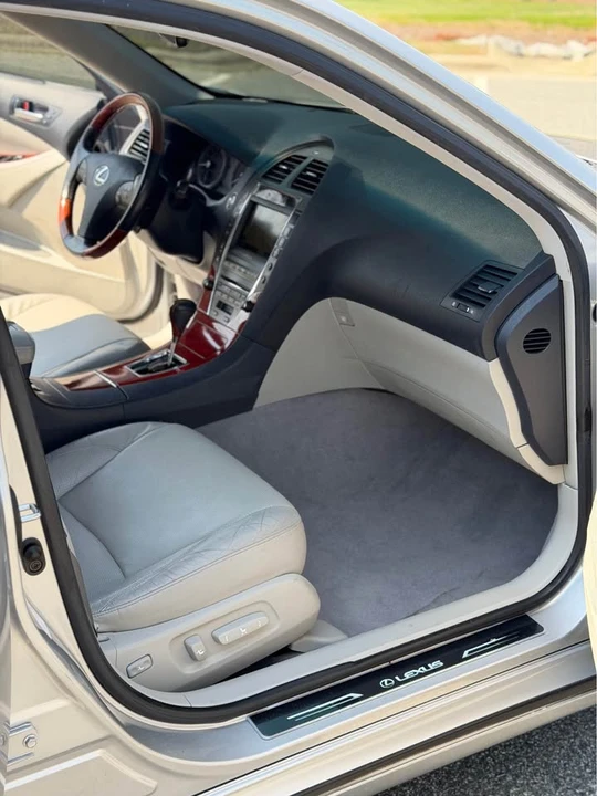 2009 Lexus ES 5th Gen - Image 12 of 13