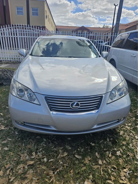 2009 Lexus ES 5th Gen - Image 2 of 9