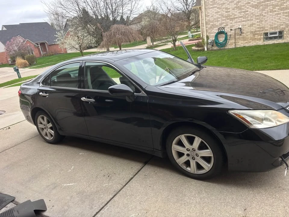 2009 Lexus ES 5th Gen - Image 2 of 10