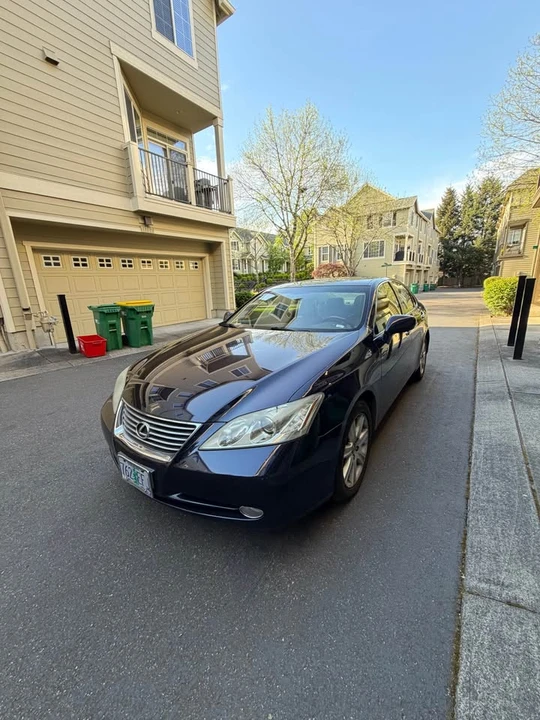 2009 Lexus ES 5th Gen - Image 2 of 11