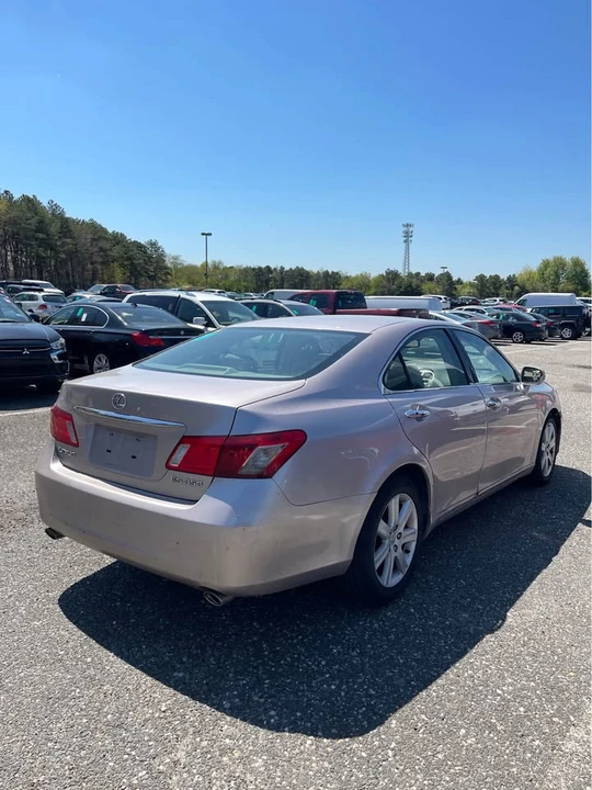 2009 Lexus ES 5th Gen - Image 3 of 10