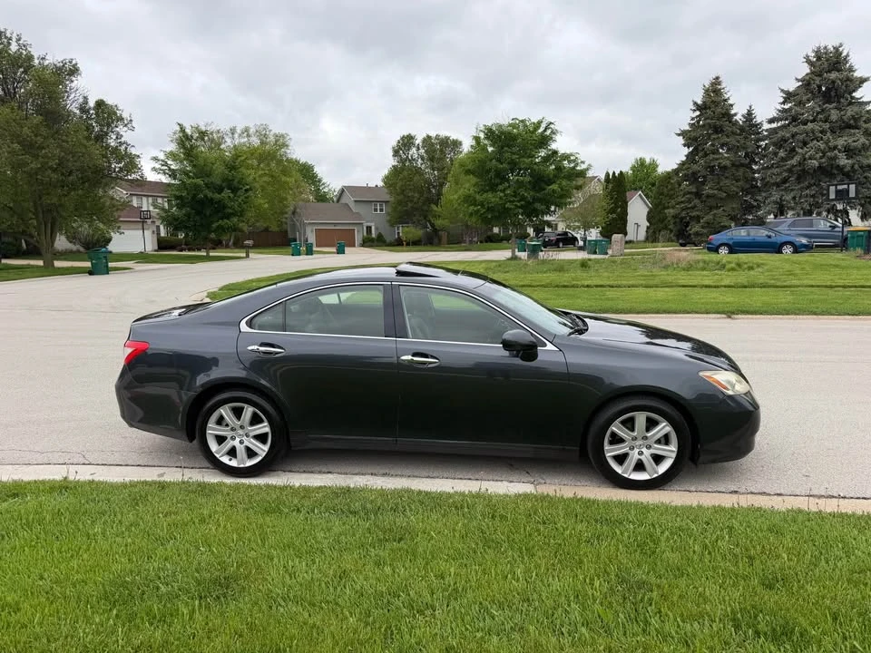 2009 Lexus ES 5th Gen - Image 2 of 10