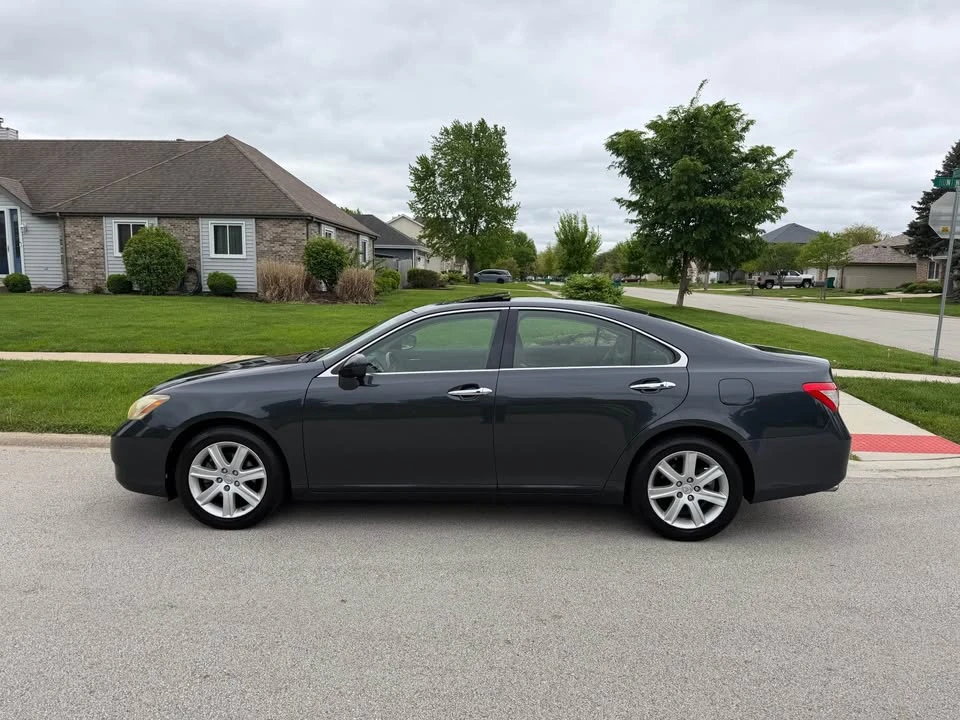 2009 Lexus ES 5th Gen - Image 3 of 10