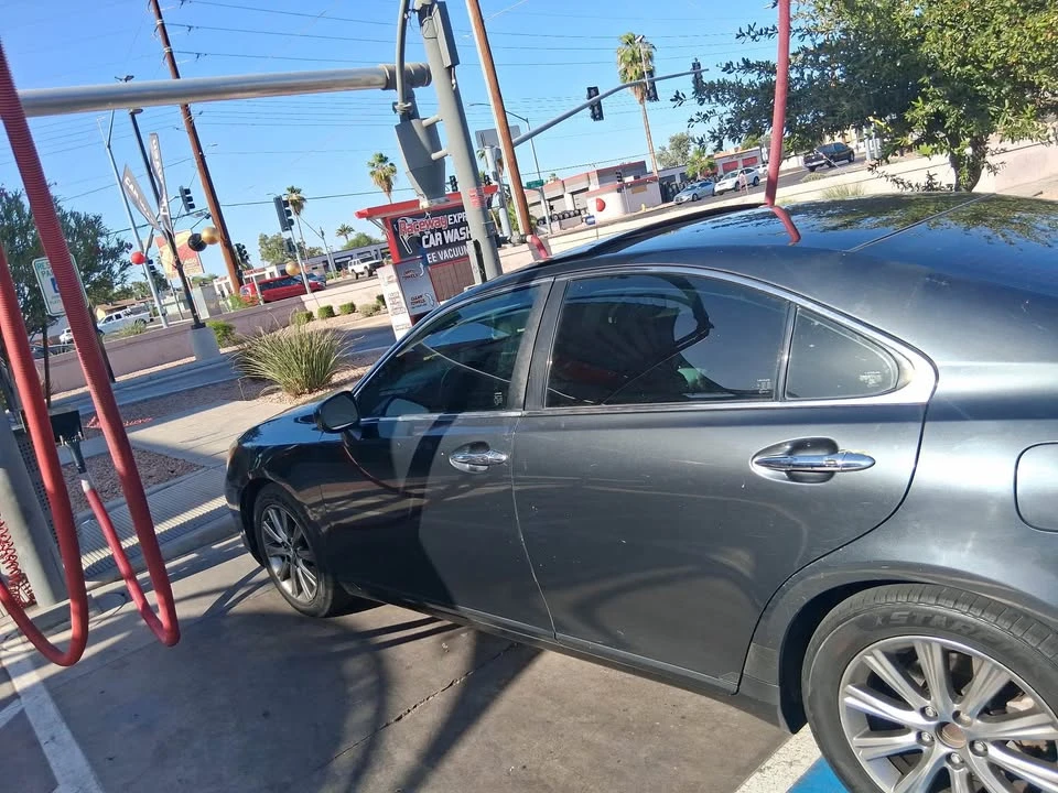 2009 Lexus ES 5th Gen - Image 2 of 4