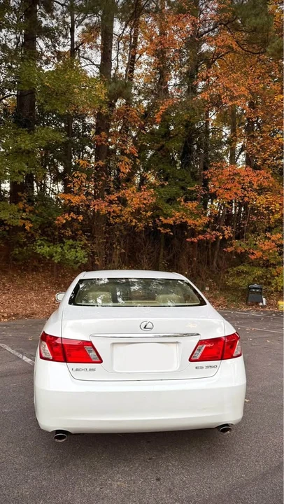 2009 Lexus ES 5th Gen - Image 2 of 9