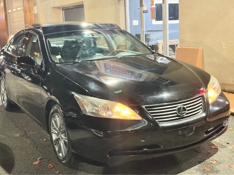 2009 Lexus ES 5th Gen - Image 2 of 15