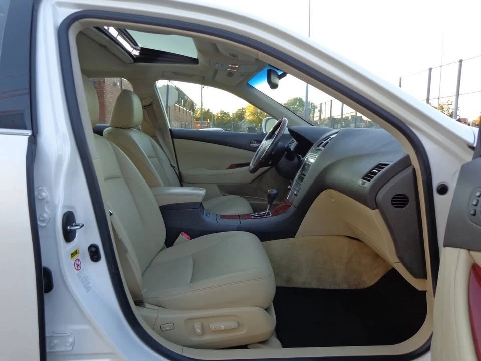 2009 Lexus ES 4th Gen - Image 10 of 20