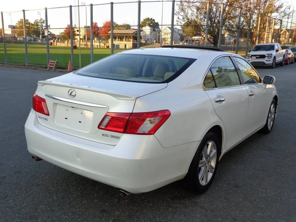 2009 Lexus ES 4th Gen - Image 3 of 20