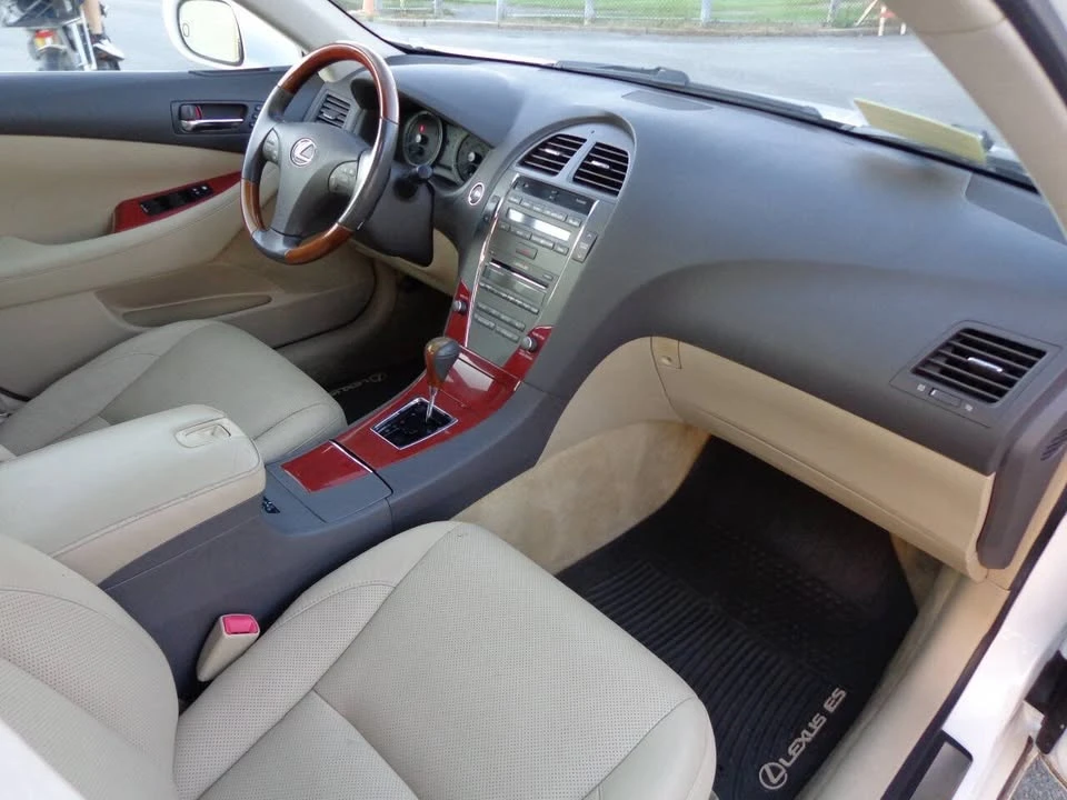 2009 Lexus ES 4th Gen - Image 11 of 20