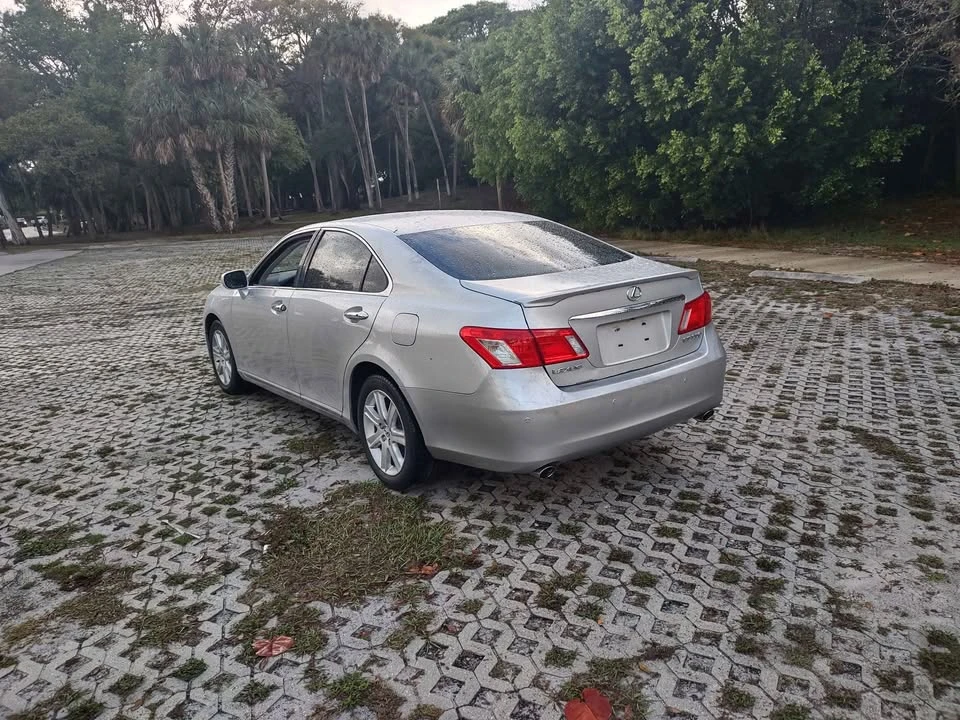 2009 Lexus ES 5th Gen - Image 4 of 10