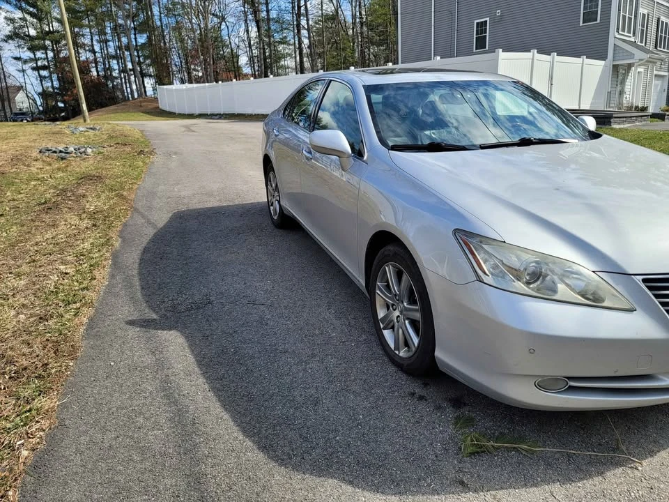 2009 Lexus ES 5th Gen - Image 2 of 10