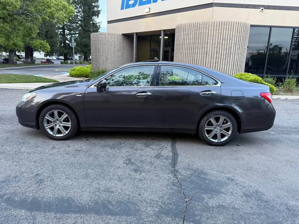 2009 Lexus ES 5th Gen - Image 3 of 12